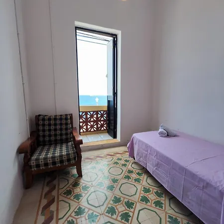 House Next To Sea, Grand & Unique Maltese Style 度假居 圣保罗湾城